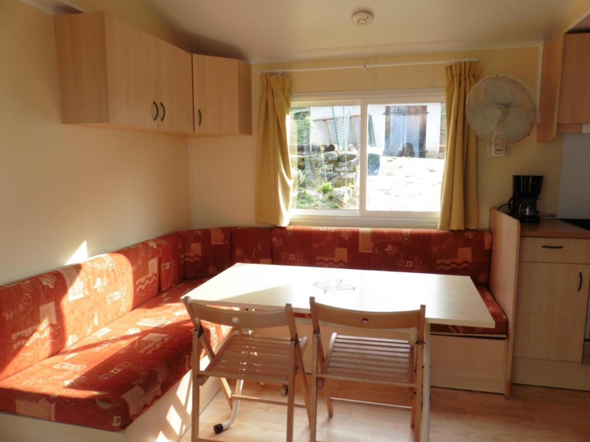 Camping Le Montbartoux Vollore-Ville Luaran gambar