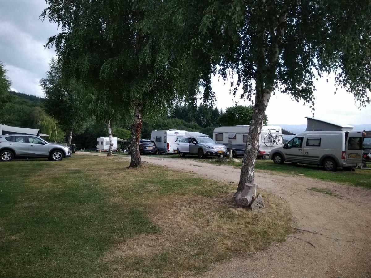 Camping Le Montbartoux Vollore-Ville Luaran gambar